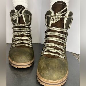 Big Buddha Women’s hiking boots, olive green size 8